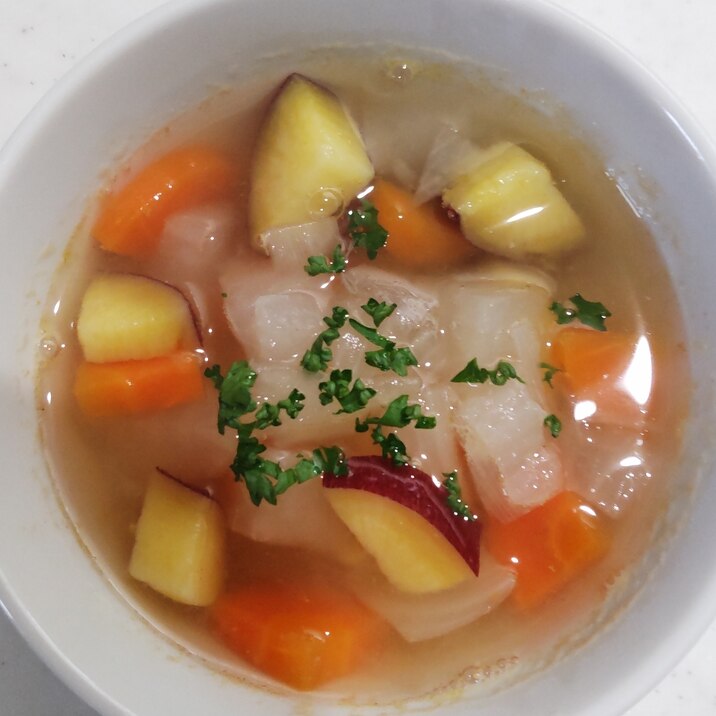 サツマイモの入った根菜スープ